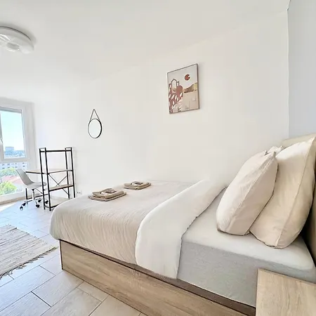 Comfortable And Bright Renovated 4-room 5' Downtown Appartamento *