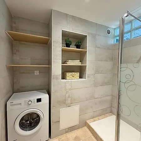 Comfortable And Bright Renovated 4-room 5' Downtown * Montpellier