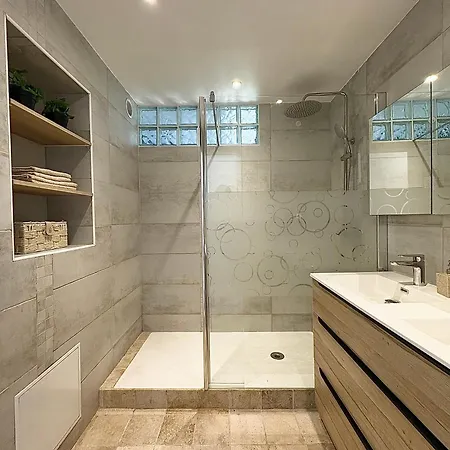 Comfortable And Bright Renovated 4-room 5' Downtown Appartamento *