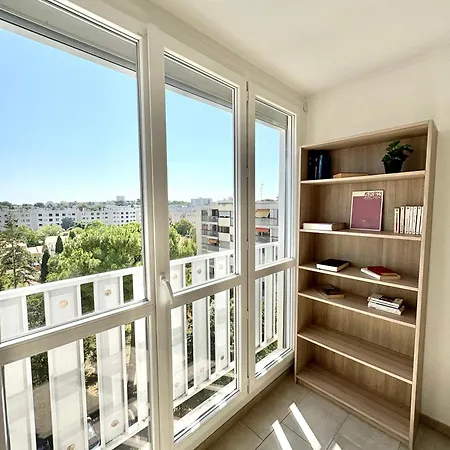 Comfortable And Bright Renovated 4-room 5' Downtown Montpellier